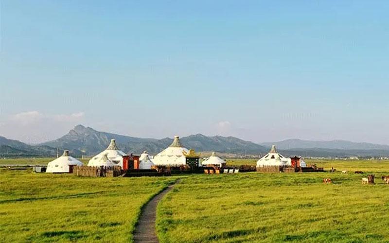 【遊牧生活体験付き】シラムーレン草原とクブチ砂漠ツアー 5日間